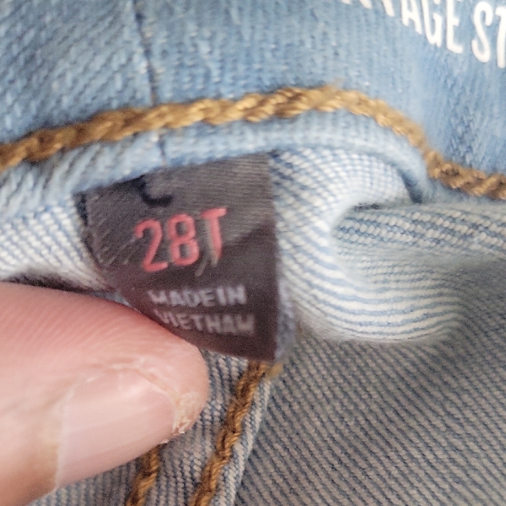 torrid Light Wash Straight-Leg Jeans with Knee Rips - Picture 7 of 9